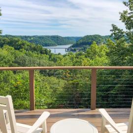 Center Hill Couples Retreat Cabin: Lake View, Deck, hotel a Sparta