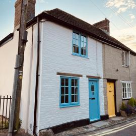 Charming Cottage Sleeps 4 with Sauna