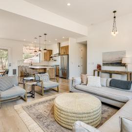 Gorgeous Kanab Home: Canyon Views & Pool Access!, hotell i Kanab