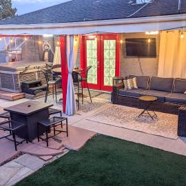 Location! Outdoor Living Hot Tub Walkable Denver, hotel di Wheat Ridge
