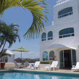 Manzanillo-Private Pool - Ocean Views, hotel v destinácii Manzanillo