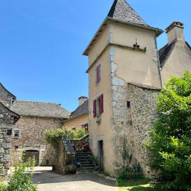 Beautifully Restored Farmhouse Villa, hotel Lunac városában