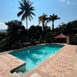 Finca Villa Rosita-Tu Paraíso Campestre cerca de Bogotá, hôtel à La Mesa