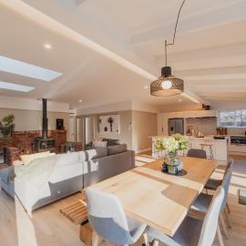 Galaxy 3BR Modern Home with Fireplace Outdoor Spa, hotel in Lake Tekapo