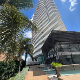 Apartamento confortável, localização extra -recepção 24h- Varanda com vista panorâmica