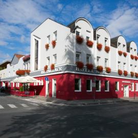 Hotel Na Pekárně, отель в городе Сушице