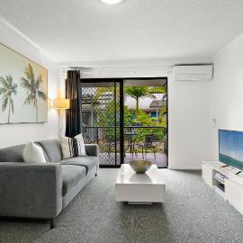 Retreat in ground level 1 bedroom unit, Noosaville, Hotel in Noosaville