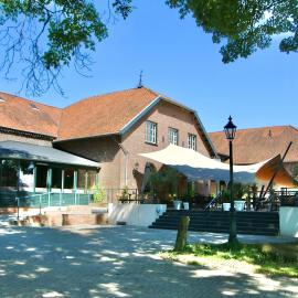 Hotel Restaurant De Roosterhoeve, hotel en Roosteren