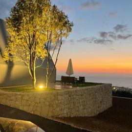 Moobs Sunset Cabins – hotel w mieście Al-Batrun