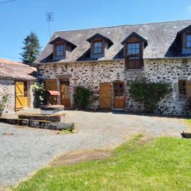 la longère du plessis Mornay, 30 min du Puy du fo, wifi, parking, jardin, hotel u gradu La Forêt-sur-Sèvre