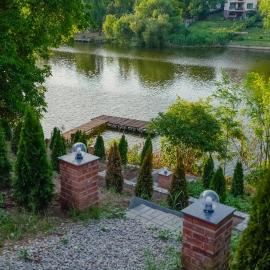 Madison Lake Villa, hotel a Baloteşti