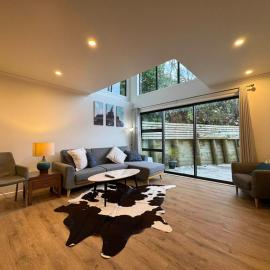 NO PARTY ALLOWED, Entire Brand New 3 bedroom townhouse, free unlimited fibre wifi and free parking, hotel in Wellington