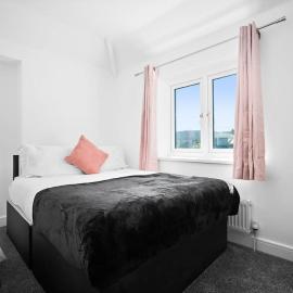 Family Contractors 3 bed house free parking sleeps7 – hotel w mieście Bilston