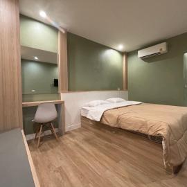 เดอเนส บูติก โฮม C9 Denest Boutique Home, מלון בBan Phai