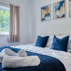 Contractors & Relocation haven, 3BD House, Secure off-site parking & office space