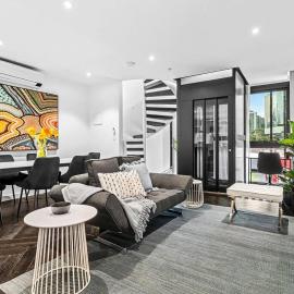 Inner City 4 Level Luxury Townhouse & Lift 3BR 3BTH