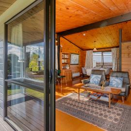 Retro Revival - Pauanui Holiday Home
