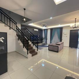 D’Lora Homestay