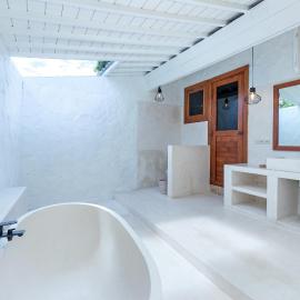 Kubu में, होटल Executive deluxe room at kanna seafront estate