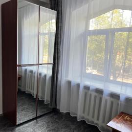 Трёхкомнатная квартира на Караменде-би, khách sạn ở Balqash