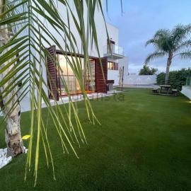 Casa con piscina privada y espectaculares vistas a Sevilla โรงแรมในดอสเอร์มานัส