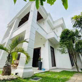 Ragama में, होटल White villa