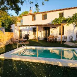 Casa Rural Puente de la Vicaria by Jaxun, hotel di Yeste