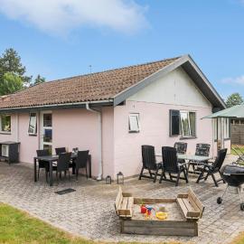 2 Bedroom Beautiful Home In Væggerløse