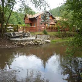 Nagy Lak, hotel en Sub Cetate