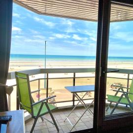 Appartement vue frontale mer, 4 personnes, hotel in Bray-Dunes