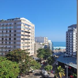 Cobertura duplex quadra praia quarto privativo