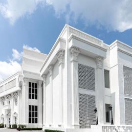 Eden Garden Convention Centre, מלון בAdūr