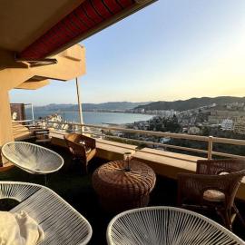Apartamento con increíbles vistas a la bahía de Cullera: Faro de Cullera'da bir otel