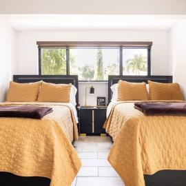 Private Double Room Near Miami Clinics, hotel in Miami