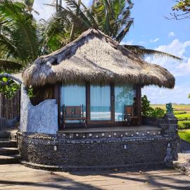 Beachfront Villa Nixie and the Sea Tabanan, hotel em Tabanan