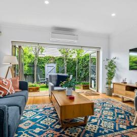 Perfect Page St Home 3Bed 2Bath Sleeps 6
