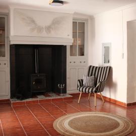 Casa rustica y tranquila en Zarra, hotel em Zarra