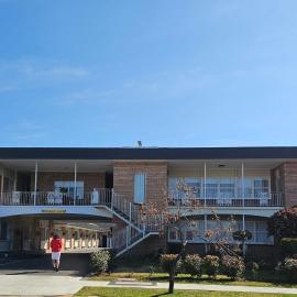 Country Lodge Motor Inn, viešbutis mieste Baterstas