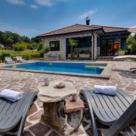Beautiful Home In Igrisce