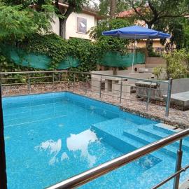 Luxury Villa Large Private Pool، فندق في رايتشاك
