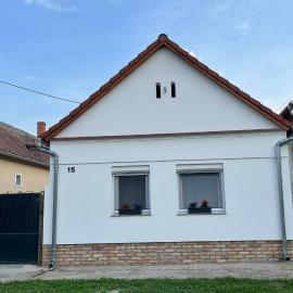 Ikervár-lak, hotel en Ikervár