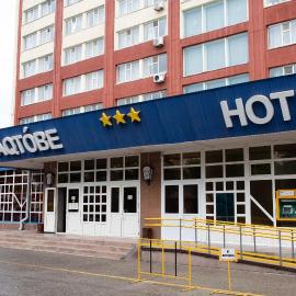 Aktobe Hotel، فندق في أكتوبي