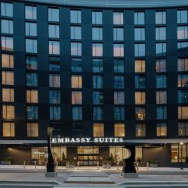 Embassy Suites By Hilton Madison Downtown โรงแรมในเมดิสัน