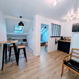 Sous la tour, hotel in Poligny