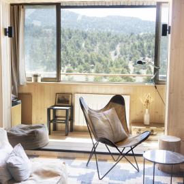 Bel appartement type chalet avec balnéo et jardin, hotel a Gréolières