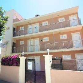 Naika Studios & Apartments