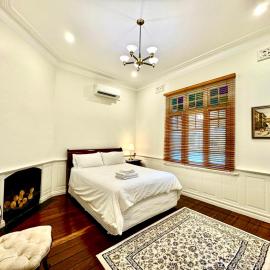 Charming Federation style home minutes from CBD, hotel en Perth