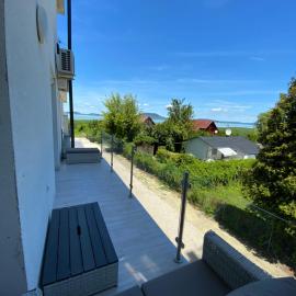 Azure Bay Residence, hotel in Balatonfenyves
