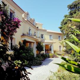 Mansion like house close to beach and Corfu town