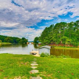 Private Island Getaway in Roanoke Rapids w/ Grill!, hotel in Roanoke Rapids